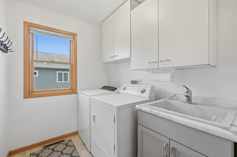 $495,000 | 1609 Oakridge Way, Stoughton, WI 53589