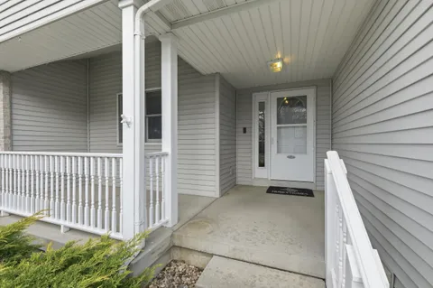 $495,000 | 1609 Oakridge Way, Stoughton, WI 53589