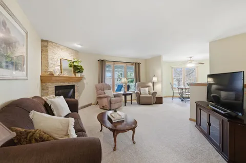 $495,000 | 1609 Oakridge Way, Stoughton, WI 53589