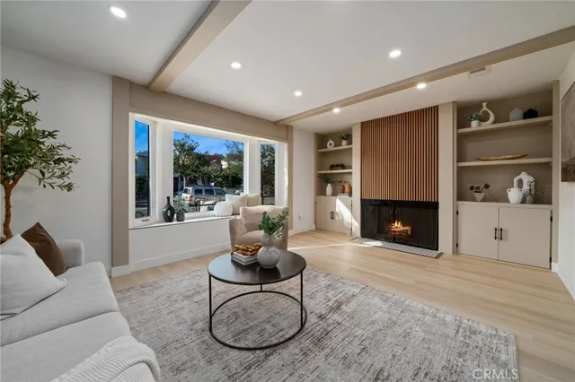 $1,299,999 | 332 Flint Avenue, Long Beach, CA 90814