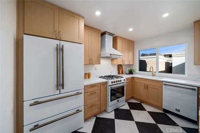 $1,299,999 | 332 Flint Avenue, Long Beach, CA 90814