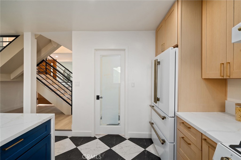 332 Flint Avenue Long Beach, CA 90814 - Photo 6 of 29