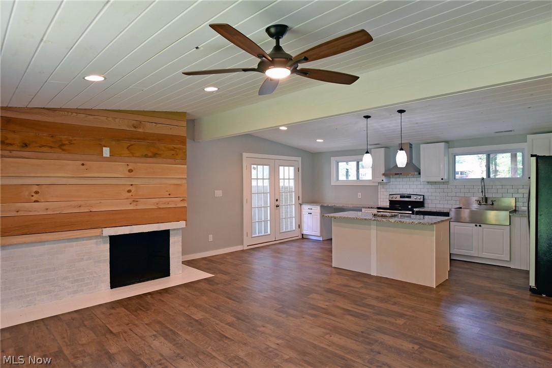 5775 Weaver Road New Franklin, OH 44319 - Photo 5 of 29