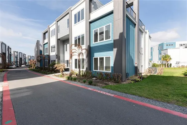 $349,900 | 7760 Sandy Ridge Drive, Unit 119, Reunion, FL 34747