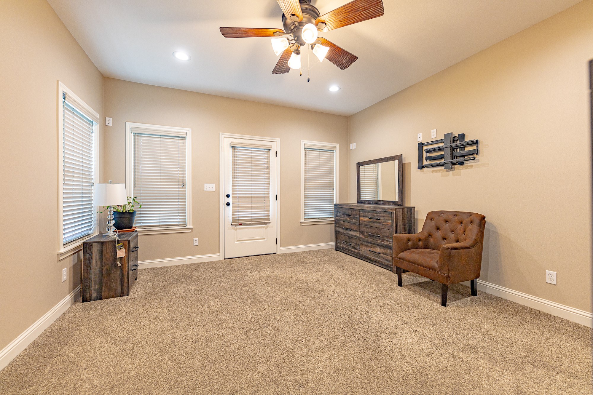 716 L Hrabovsky Road Yoakum, TX 77995 - Photo 10 of 42 a living room with furniture and a chandelier