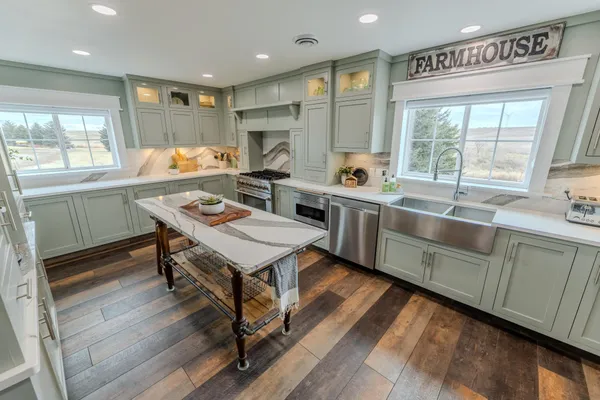 $899,900 | 898 60th Avenue, Beaver Creek, MN 56116