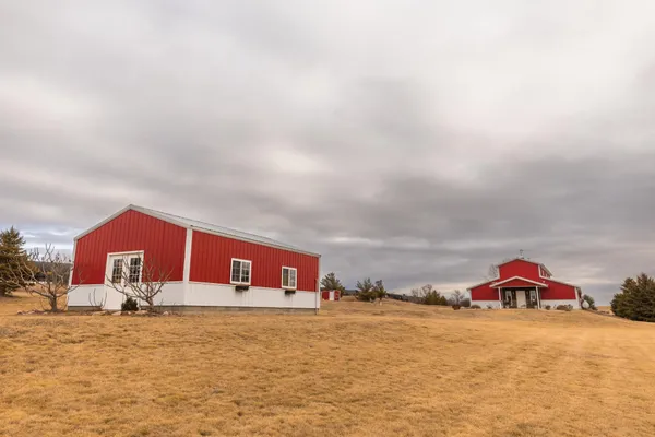 $899,900 | 898 60th Avenue, Beaver Creek, MN 56116