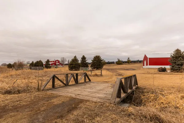 $899,900 | 898 60th Avenue, Beaver Creek, MN 56116