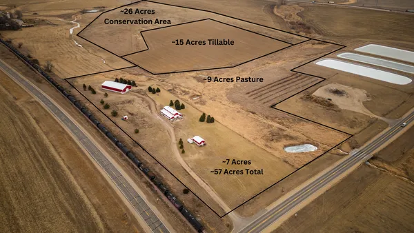 $899,900 | 898 60th Avenue, Beaver Creek, MN 56116