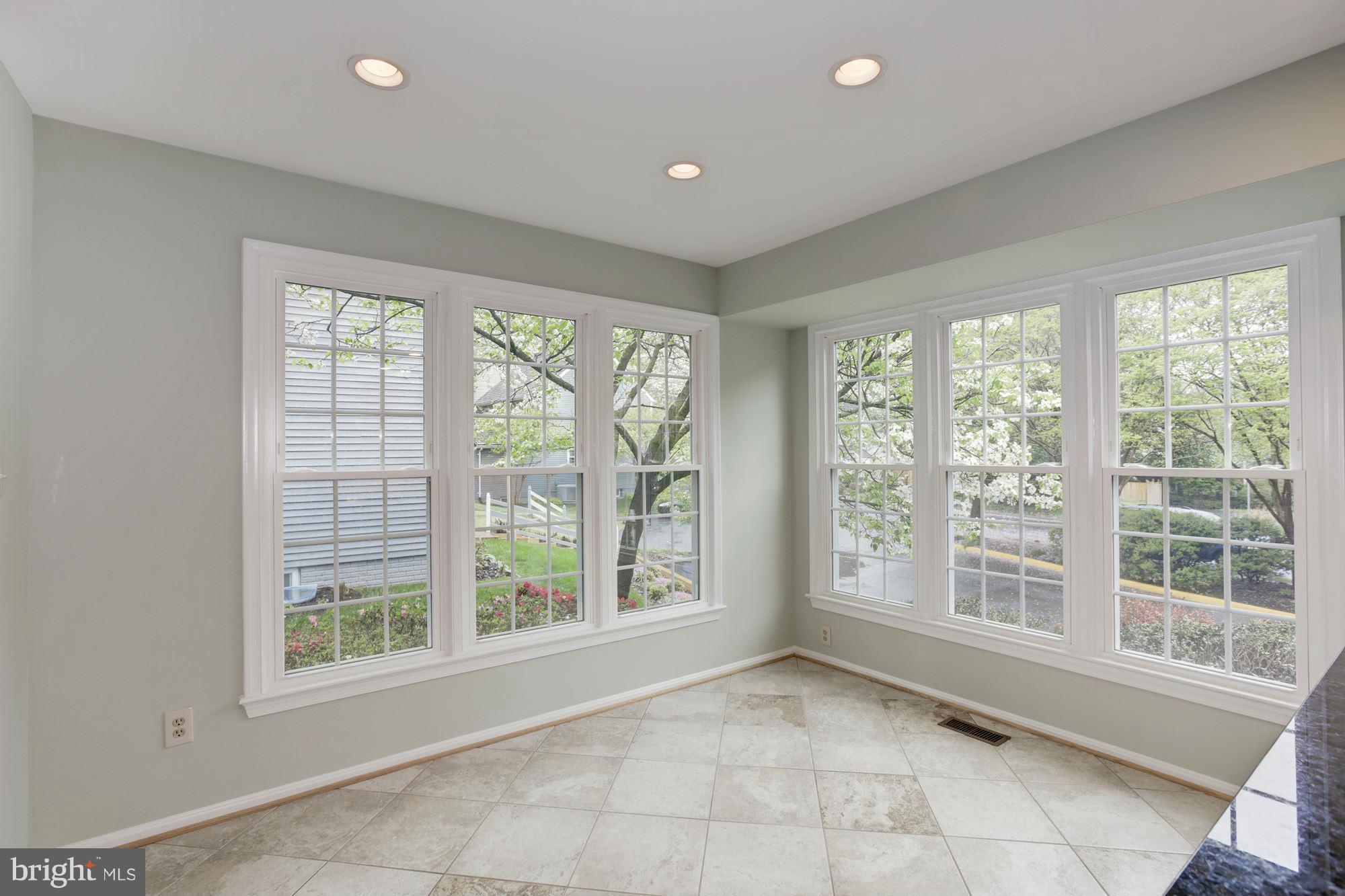 2096 Cobblestone Lane Reston, VA 20191 - Photo 18 of 25 Kitchen