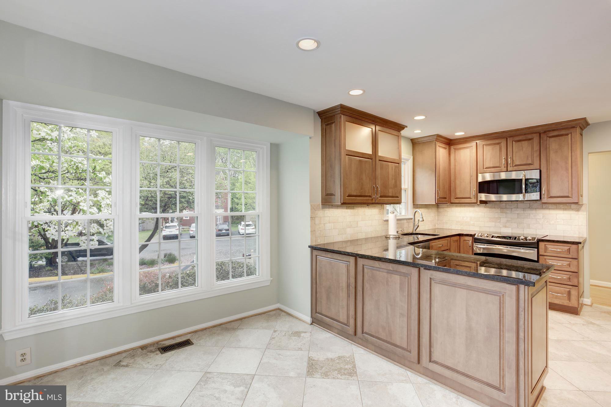 2096 Cobblestone Lane Reston, VA 20191 - Photo 19 of 25 Kitchen