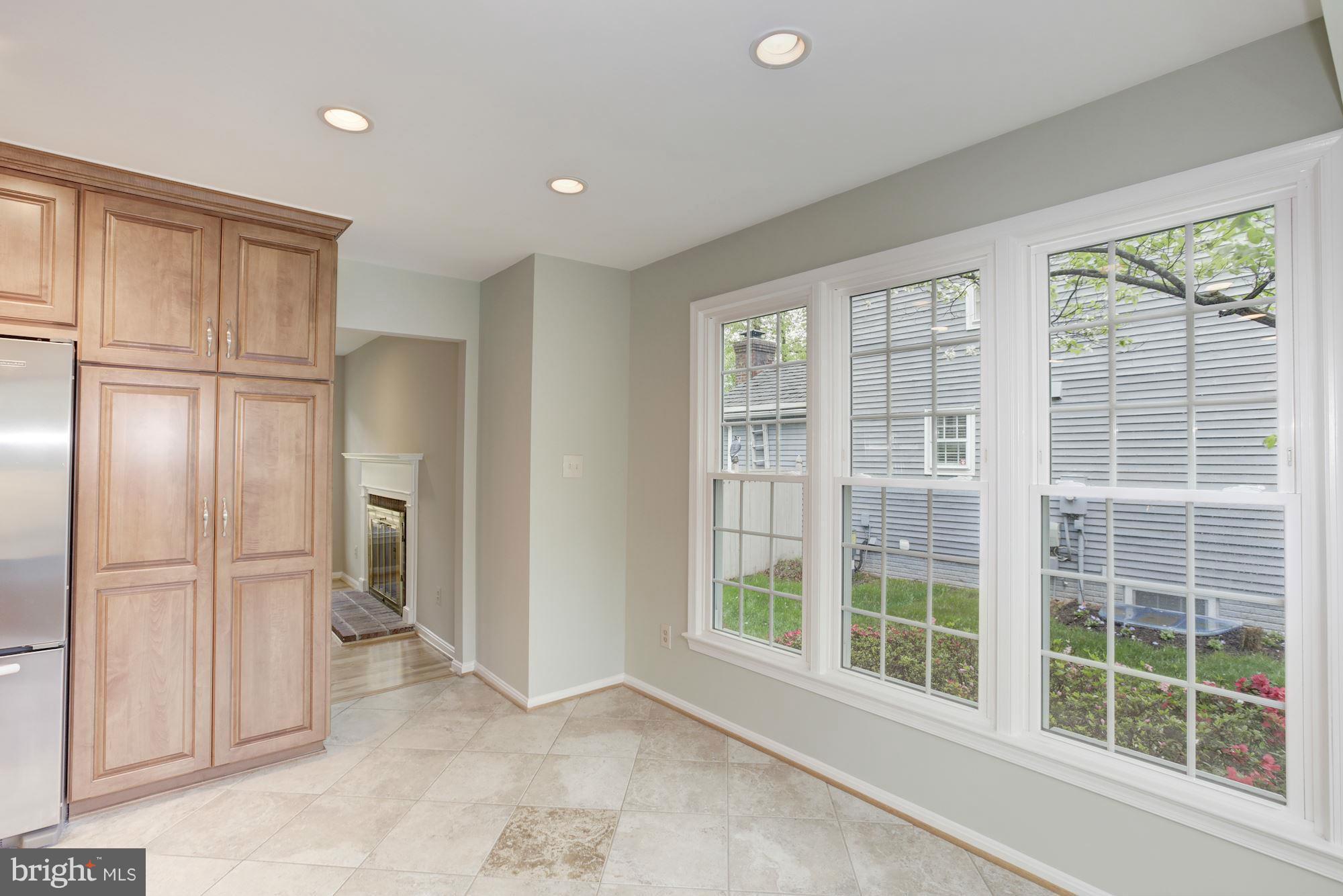 2096 Cobblestone Lane Reston, VA 20191 - Photo 20 of 25 Kitchen