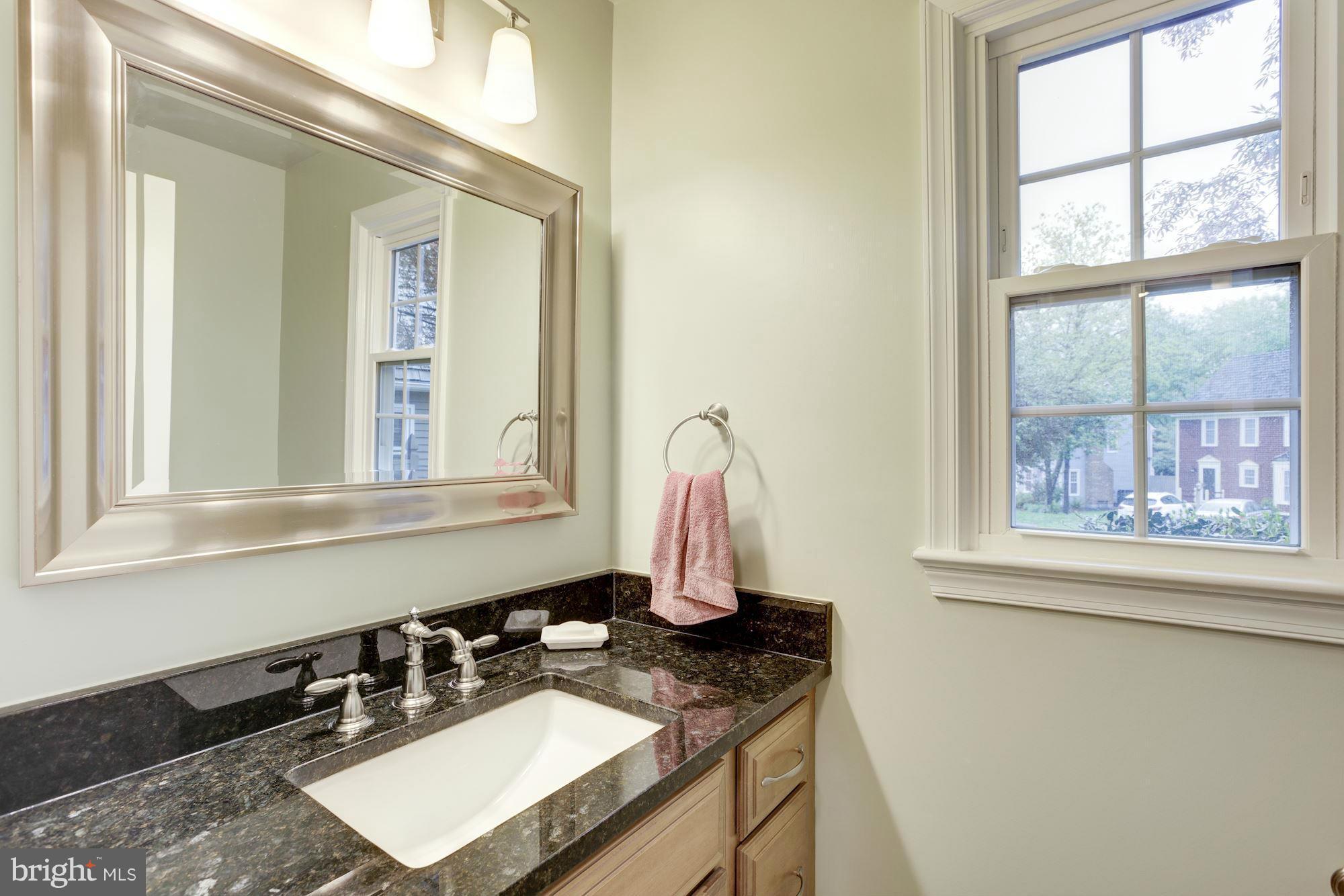 2096 Cobblestone Lane Reston, VA 20191 - Photo 10 of 25 Bath