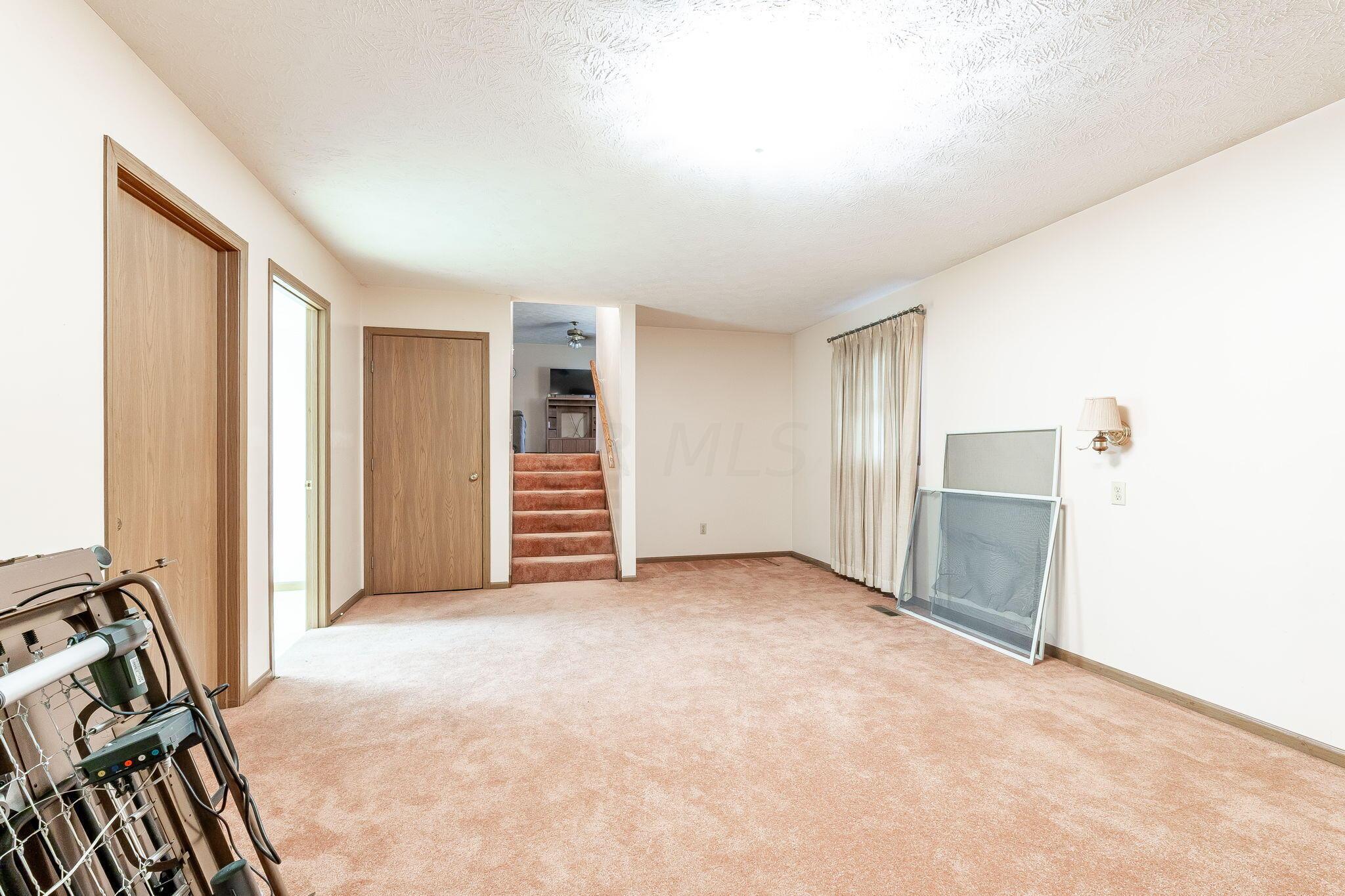 487 Meadow Lane Springfield, OH 45505 - Photo 47 of 58 487 Meadow Ln (Interior)-38