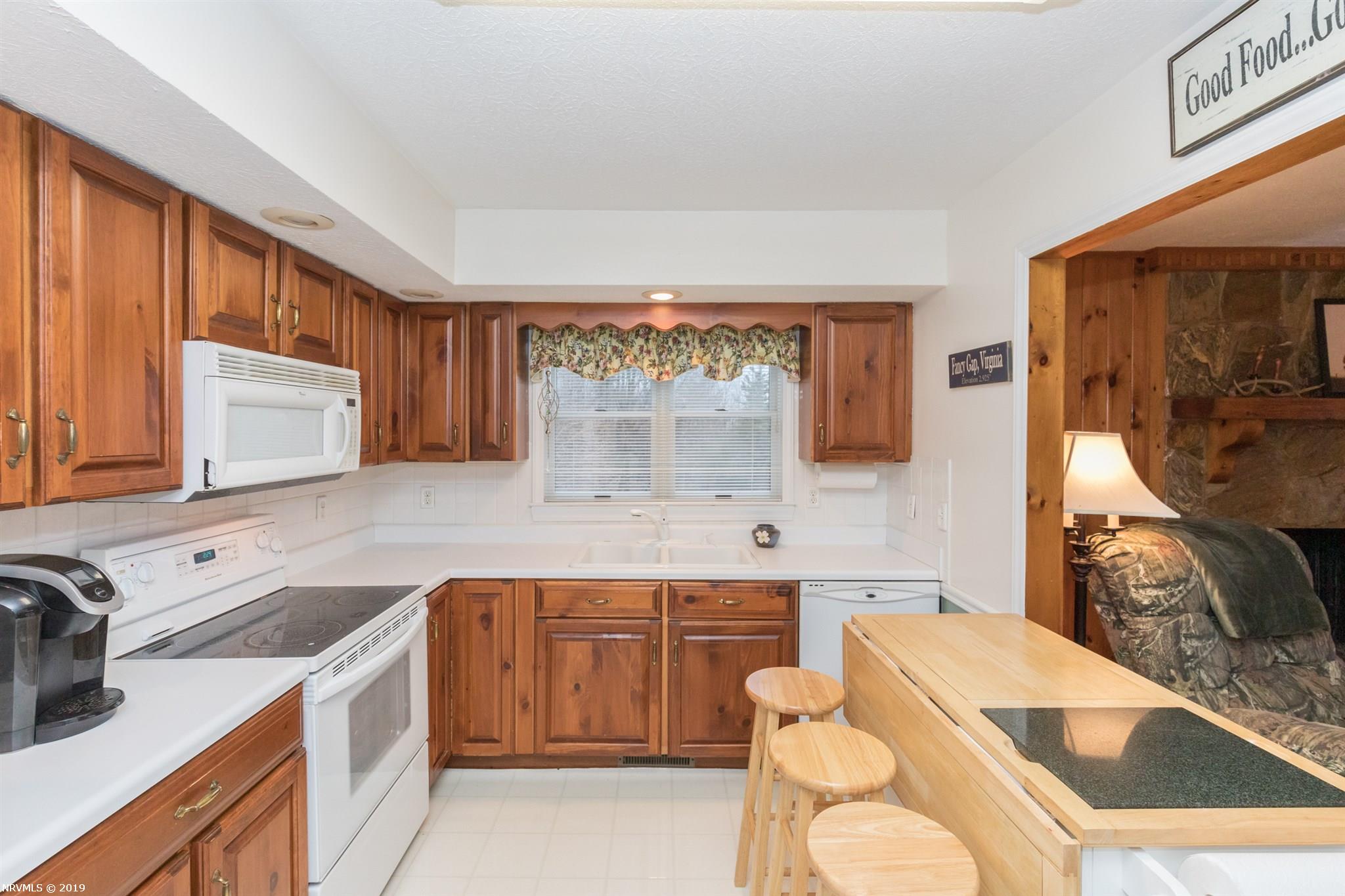 887 Colonial Road Fancy Gap, VA 24328 - Photo 18 of 105 Gallery Image 18