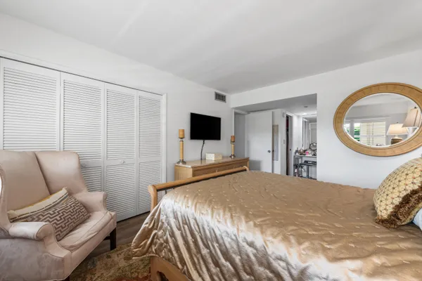 $289,000 | 3499 Oaks Way, Unit 407, Pompano Beach, FL 33069