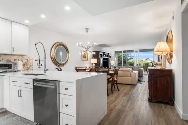 $289,000 | 3499 Oaks Way, Unit 407, Pompano Beach, FL 33069