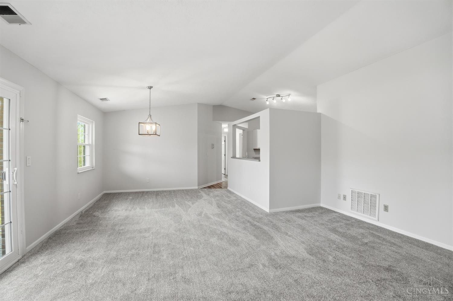 3675 West Galbraith Road, Unit 16 Cincinnati, OH 45247 - Photo 9 of 50