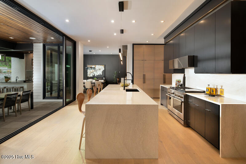 521 Airlie Road, Unit ELLISTON PLAN Wilmington, NC 28403 - Photo 18 of 30 Elliston Kitchen