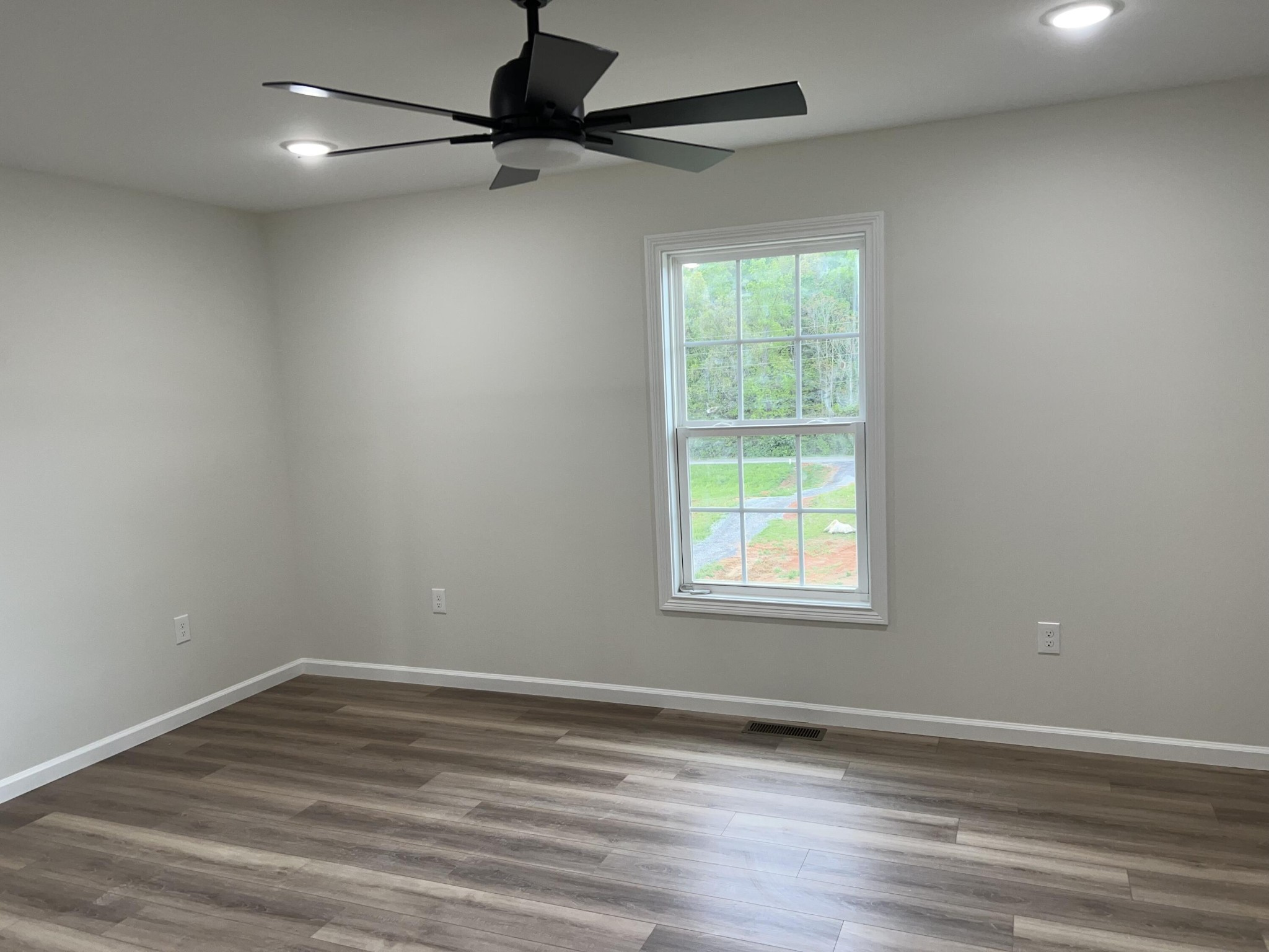 1907 O'Neil Road Newport, TN 37821 - Photo 17 of 23 Gallery Image 17