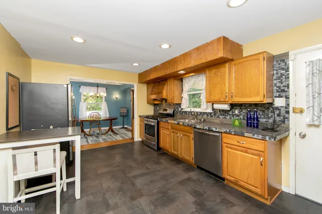 $629,000 | 396 Holly Road, Marlton, NJ 08053