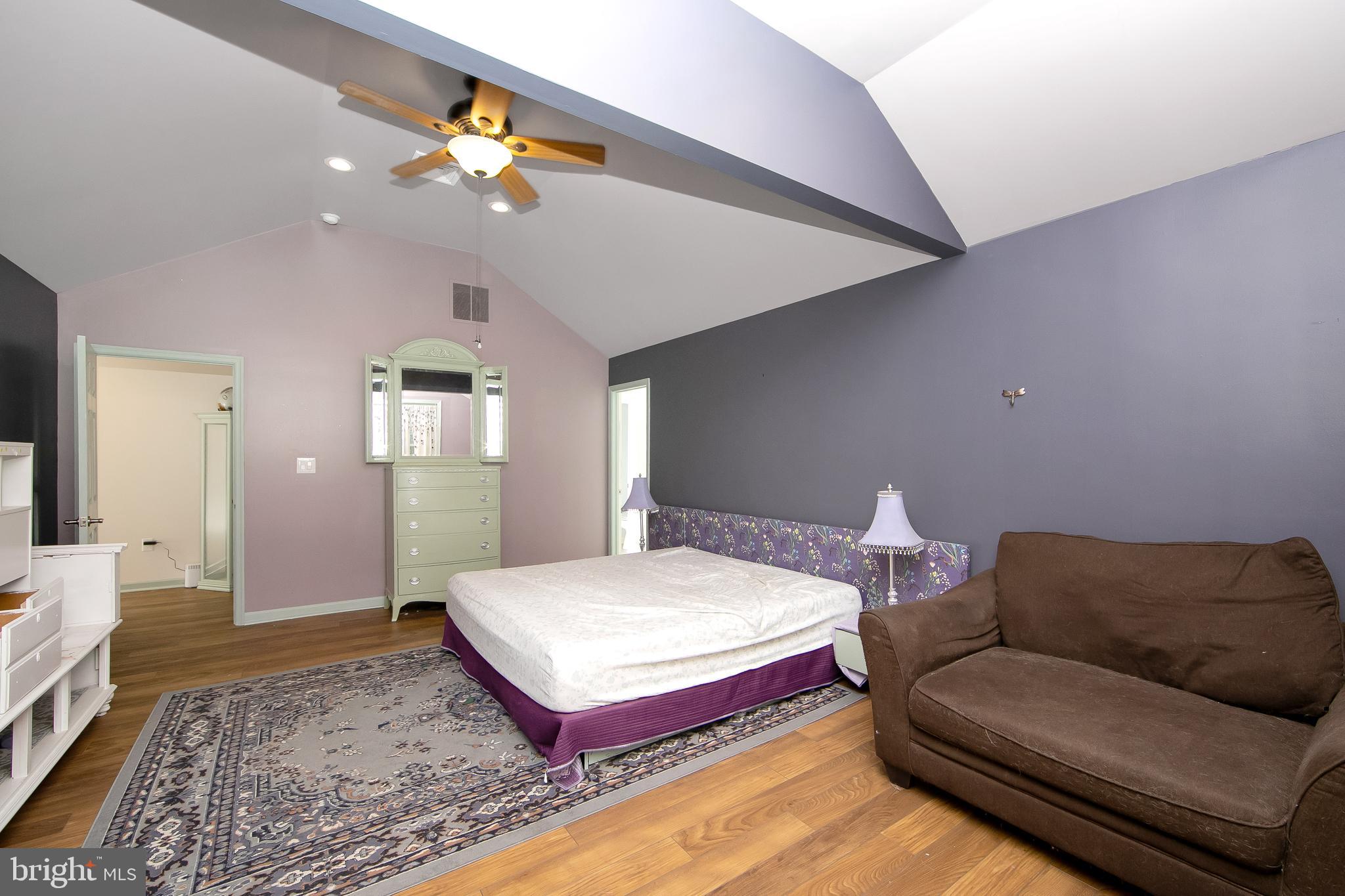 396 Holly Road Marlton, NJ 08053 - Photo 20 of 32 2nd Floor Primary Suite