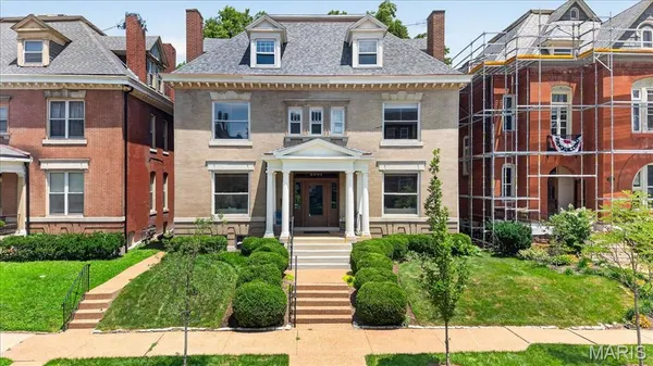 $1,075,000 | 5095 Westminster Place, St. Louis, MO 63108