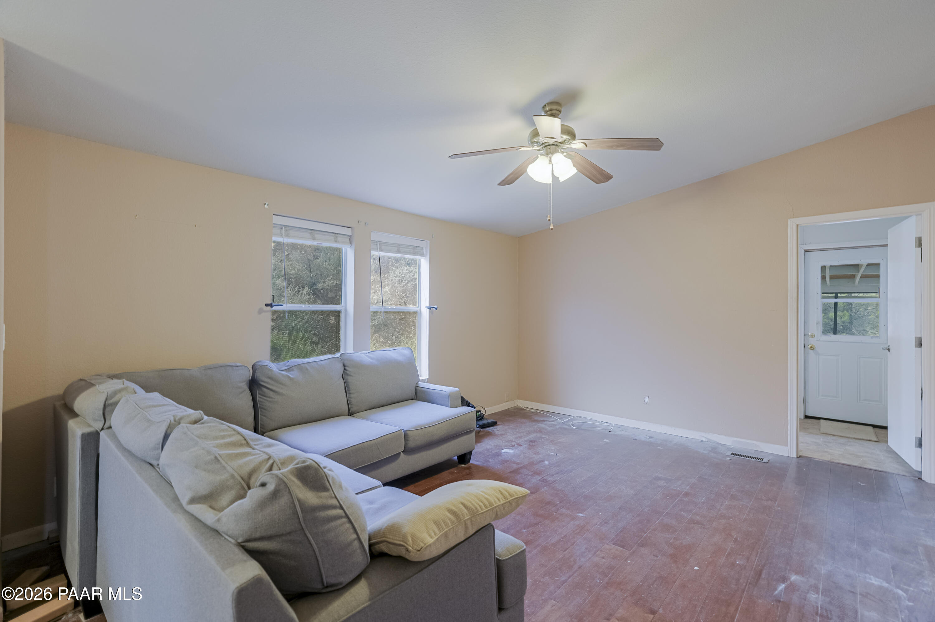 11800 Henderson Road Dewey-Humboldt, AZ 86327 - Photo 11 of 49 Family Room 1