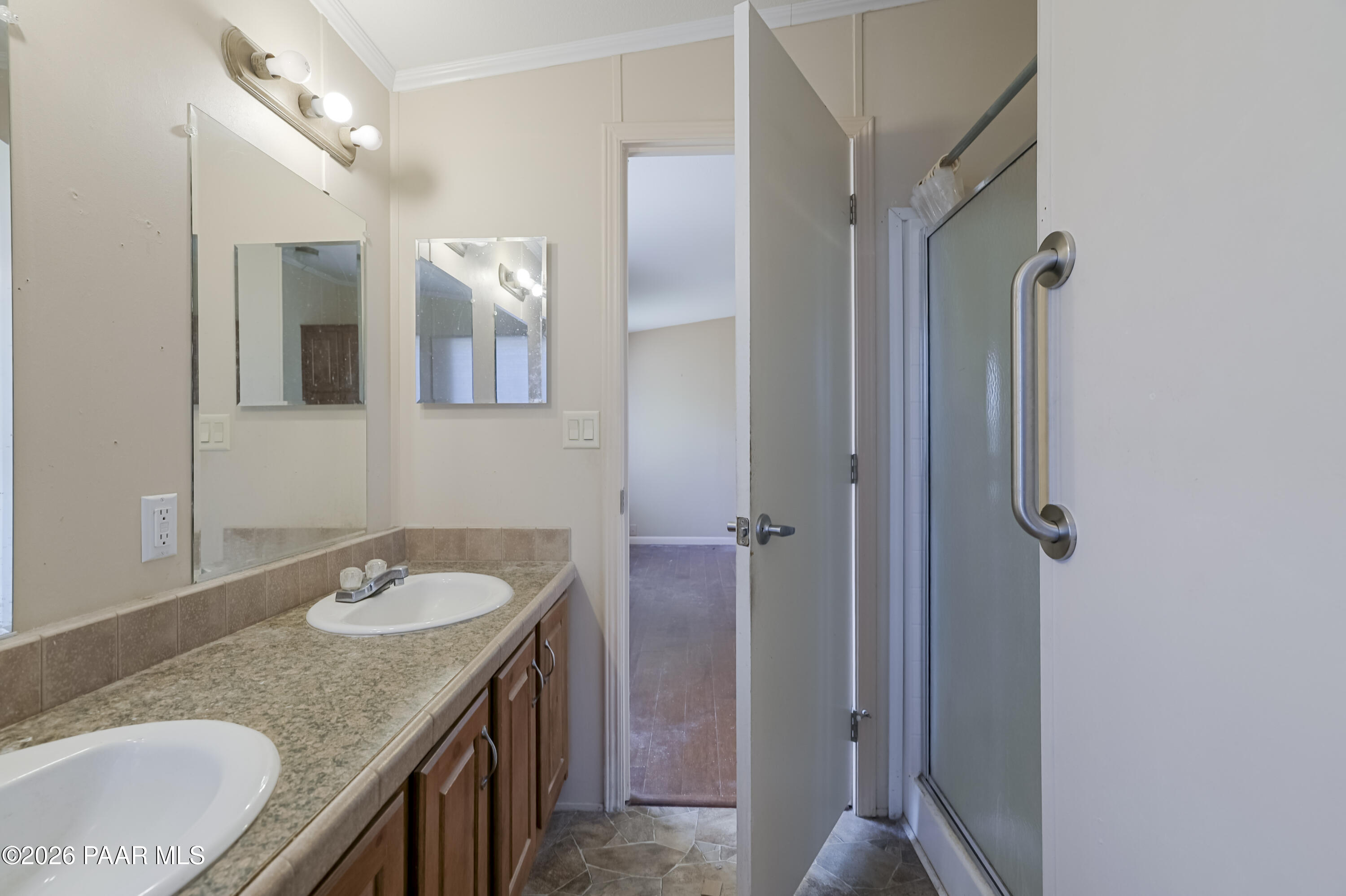 11800 Henderson Road Dewey-Humboldt, AZ 86327 - Photo 18 of 54 Primary Bathroom 2