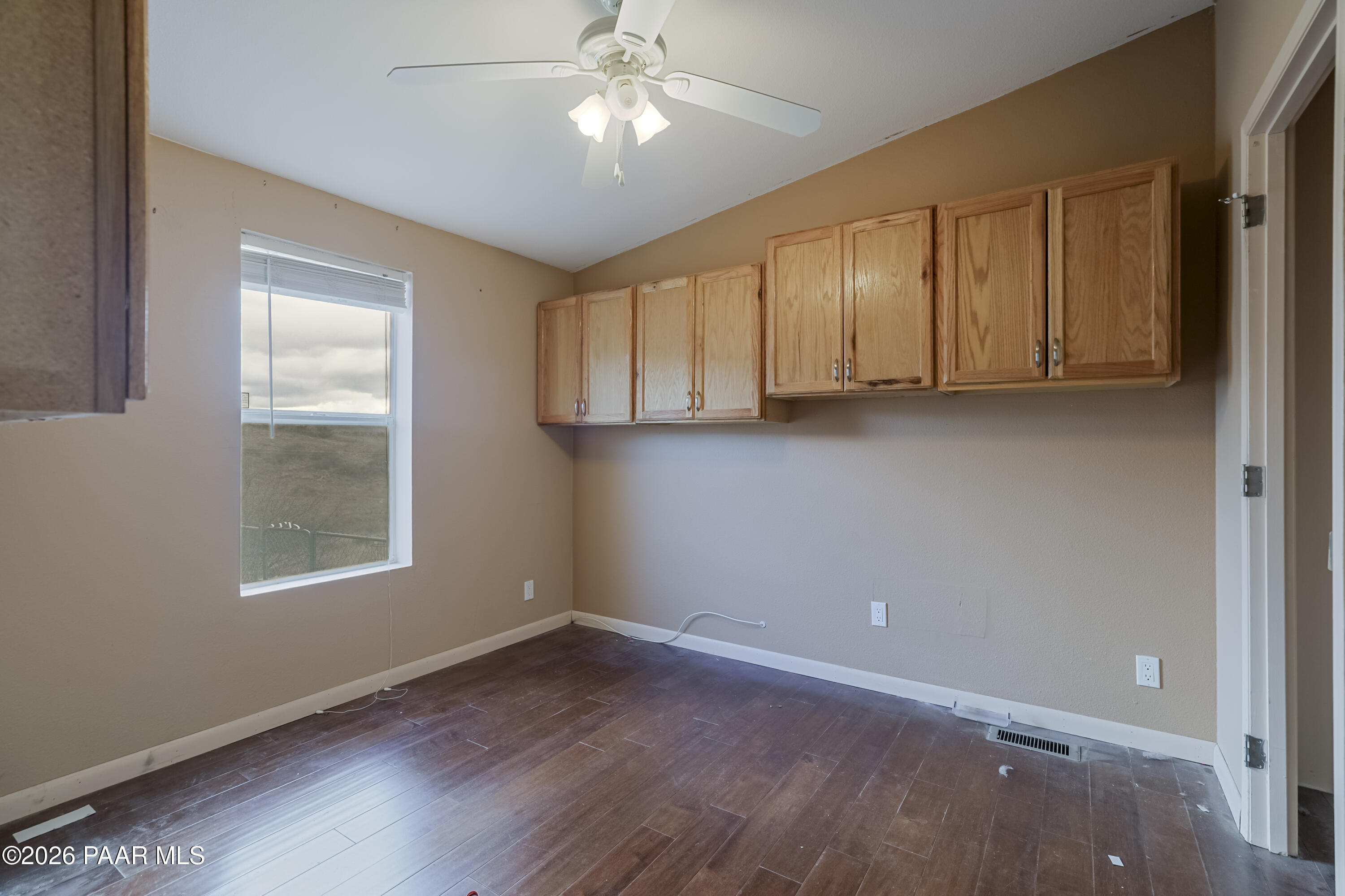 11800 Henderson Road Dewey-Humboldt, AZ 86327 - Photo 19 of 49 Guest Bedroom 3