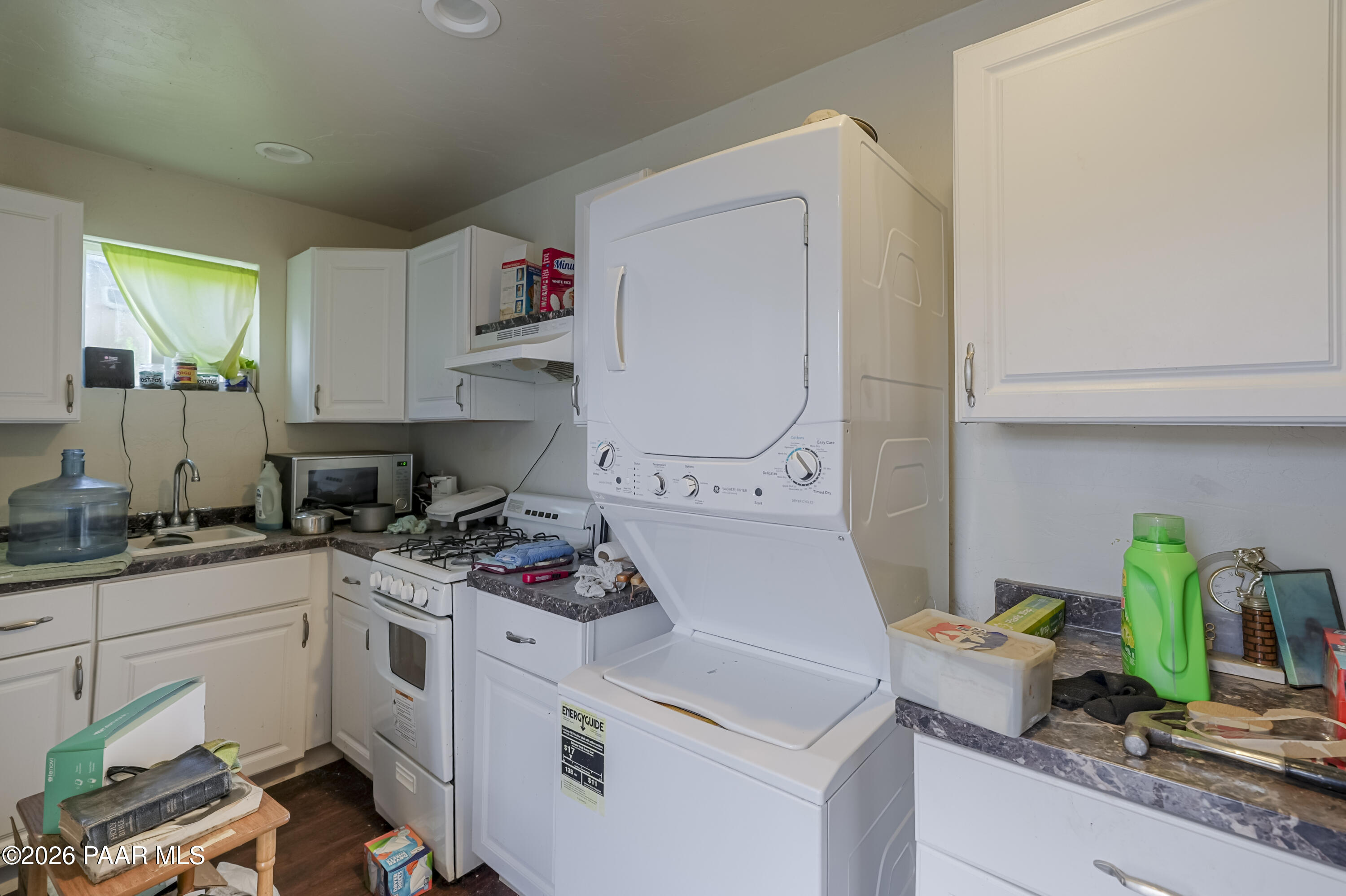 11800 Henderson Road Dewey-Humboldt, AZ 86327 - Photo 28 of 49 Casita Kitchen Area 1