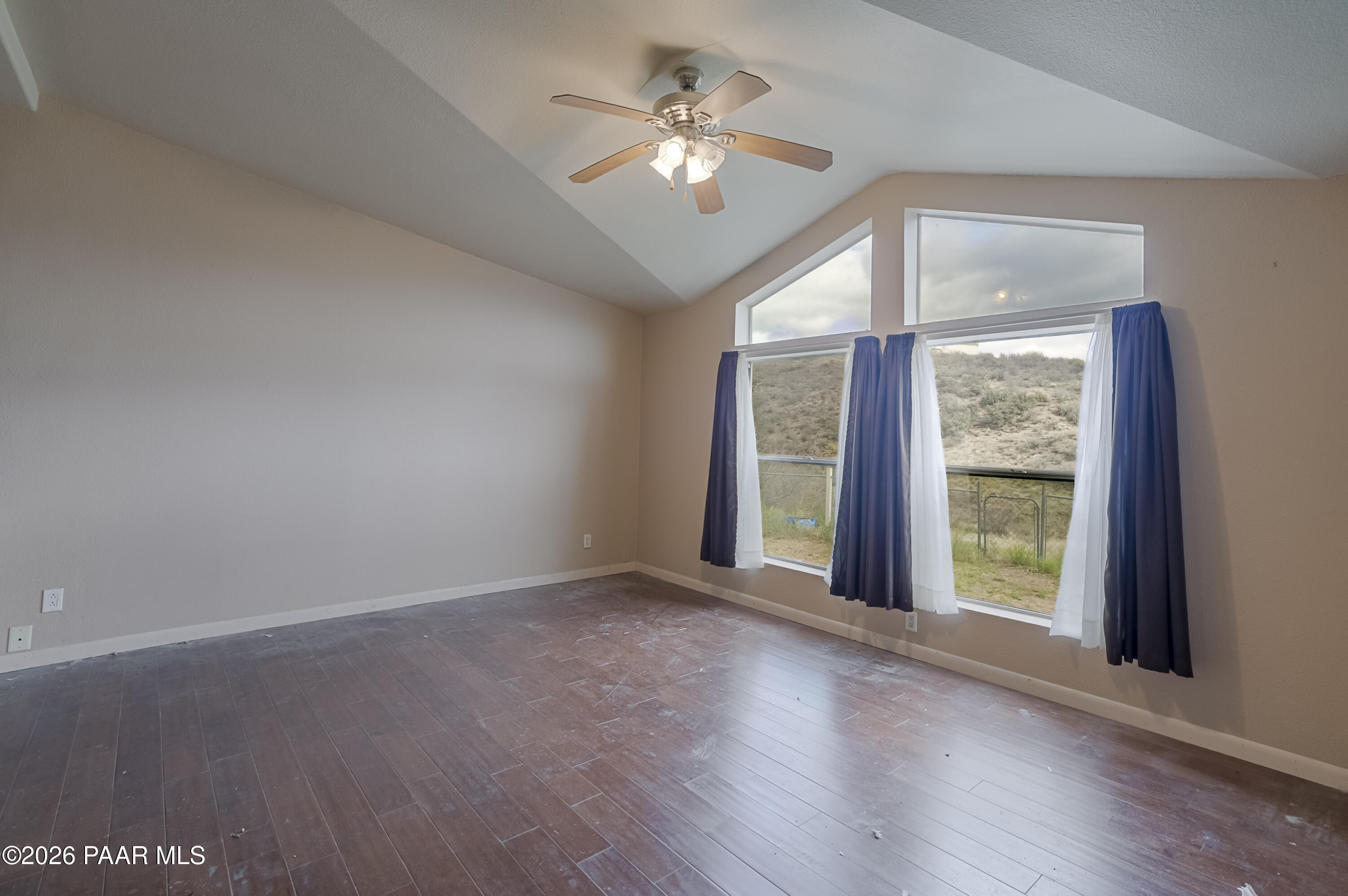 11800 Henderson Road Dewey-Humboldt, AZ 86327 - Photo 3 of 49 Living Room 1
