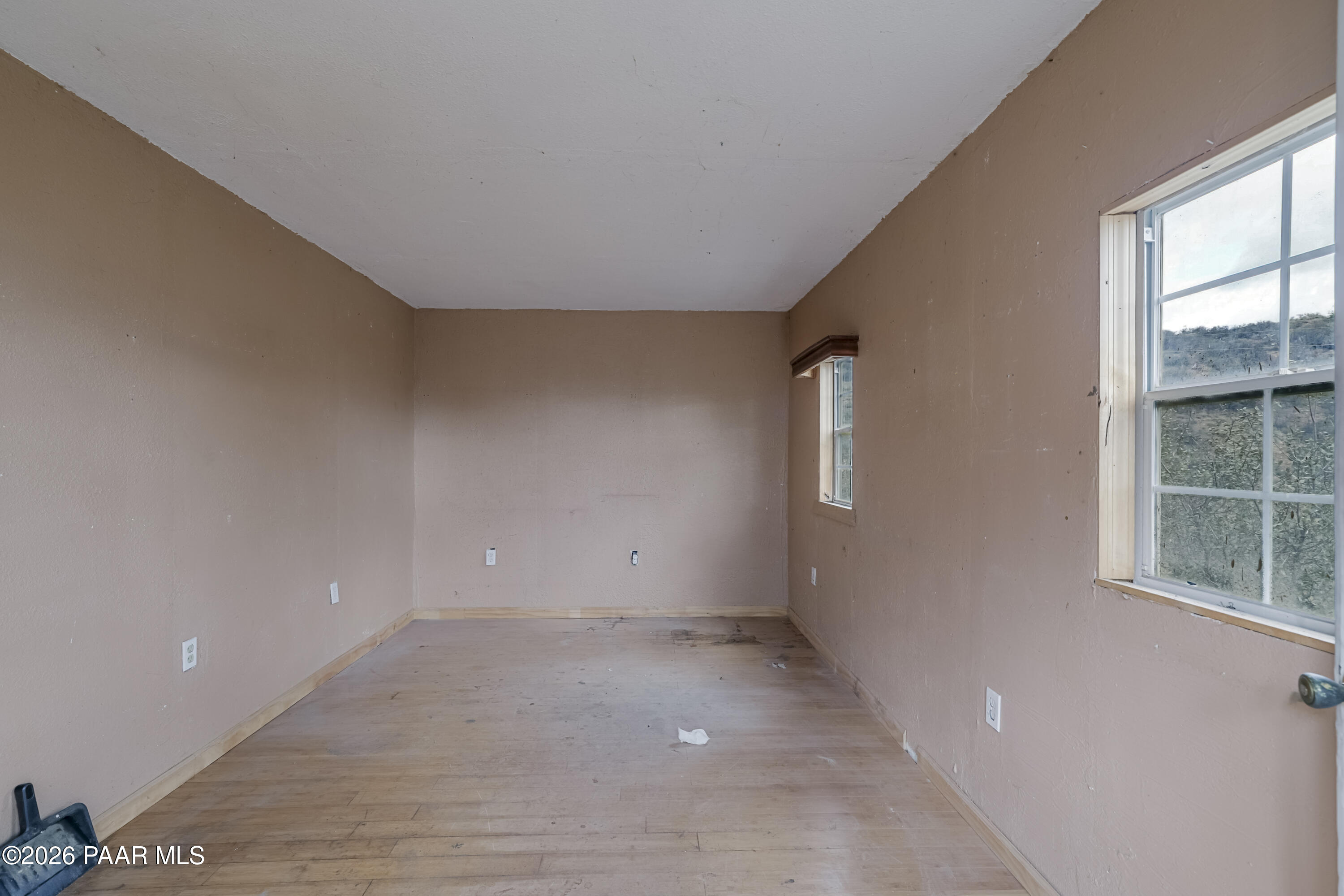 11800 Henderson Road Dewey-Humboldt, AZ 86327 - Photo 36 of 54 workshop 1 Interior View 1