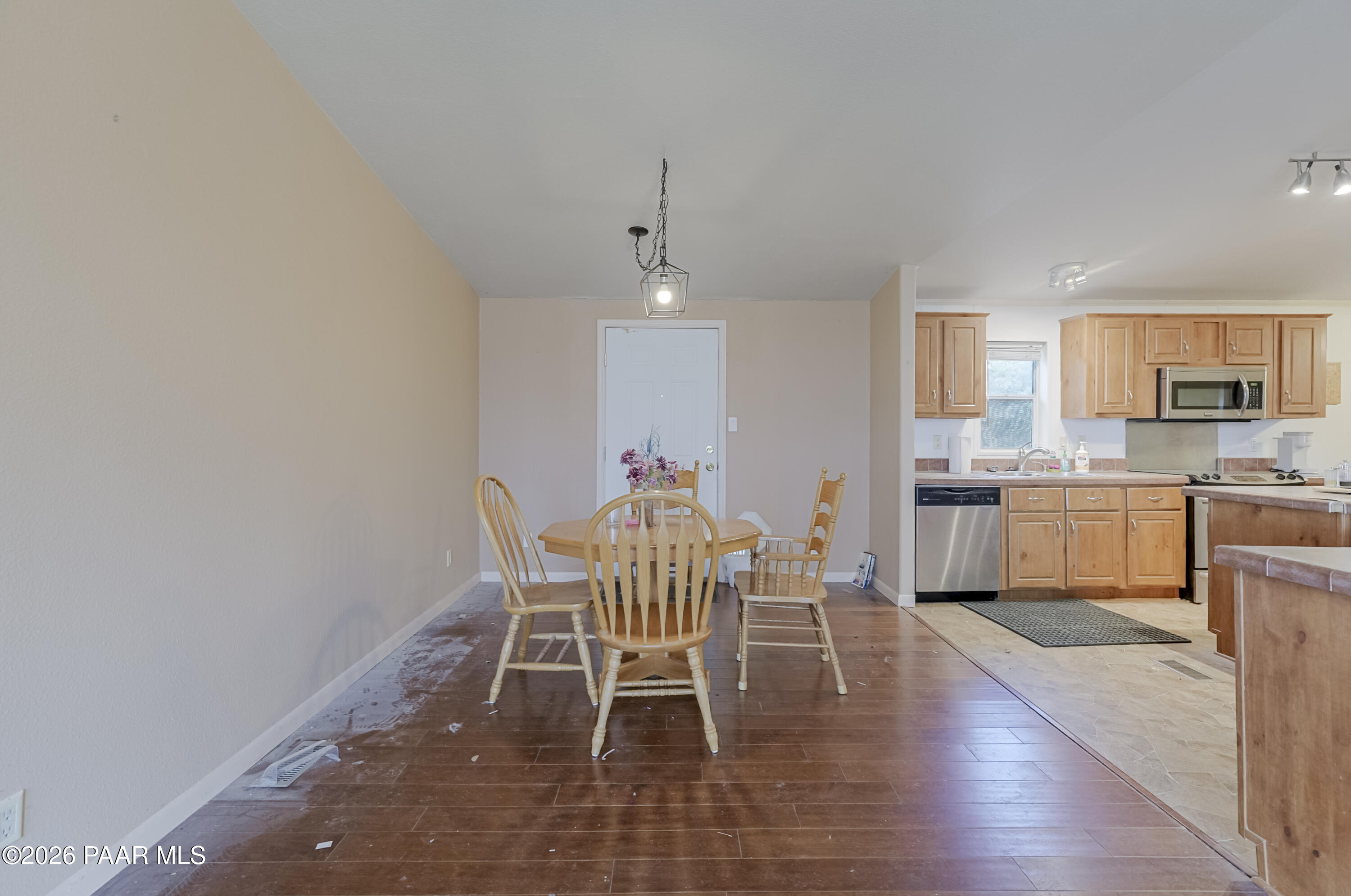 11800 Henderson Road Dewey-Humboldt, AZ 86327 - Photo 6 of 49 Dining Area 1