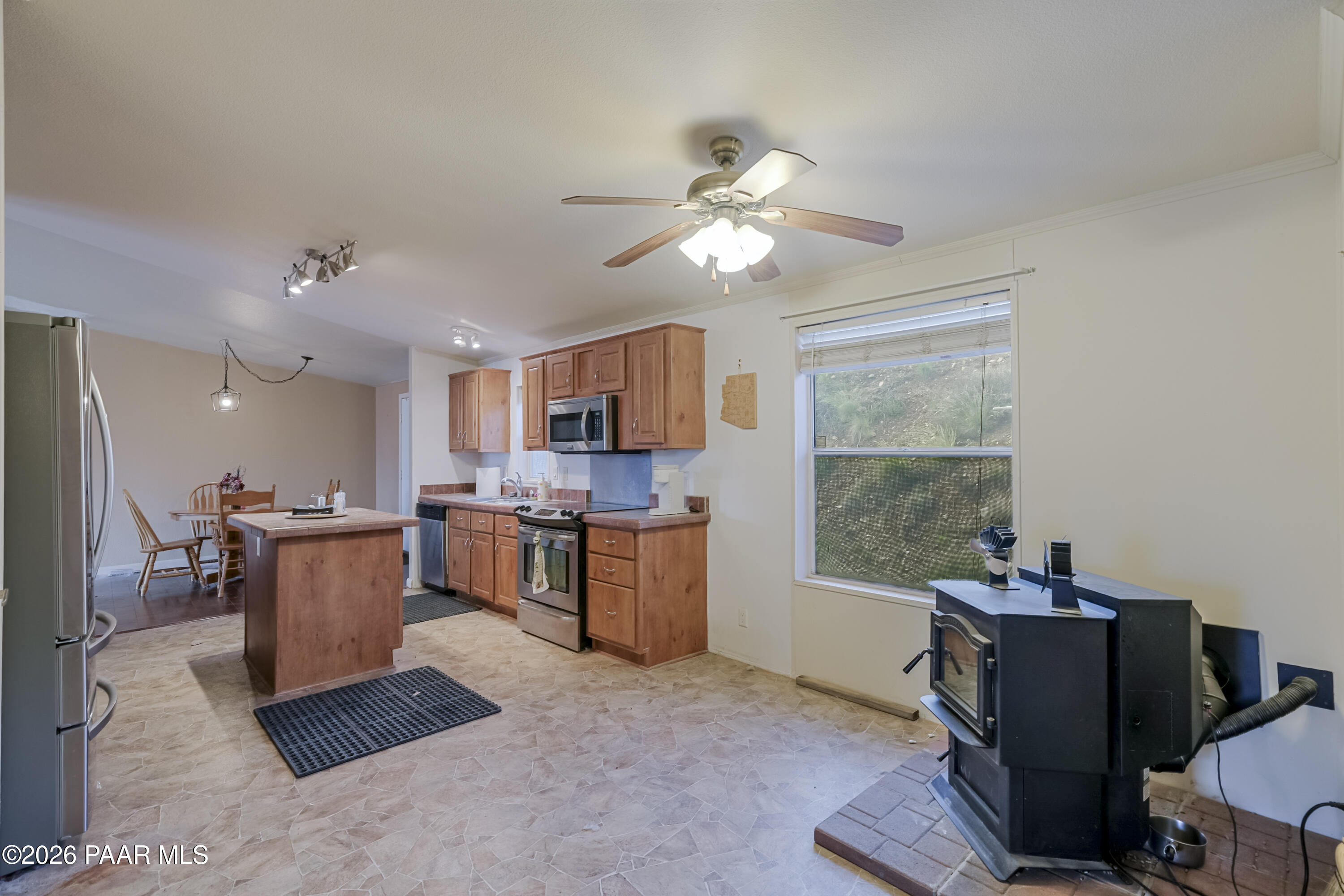 11800 Henderson Road Dewey-Humboldt, AZ 86327 - Photo 10 of 49 Kitchen 4