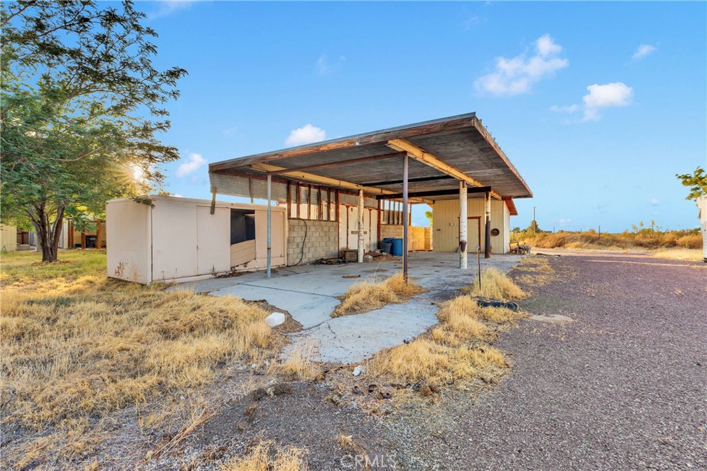 33445 Newberry Road Newberry Springs, CA 92365 - Photo 8 of 57
