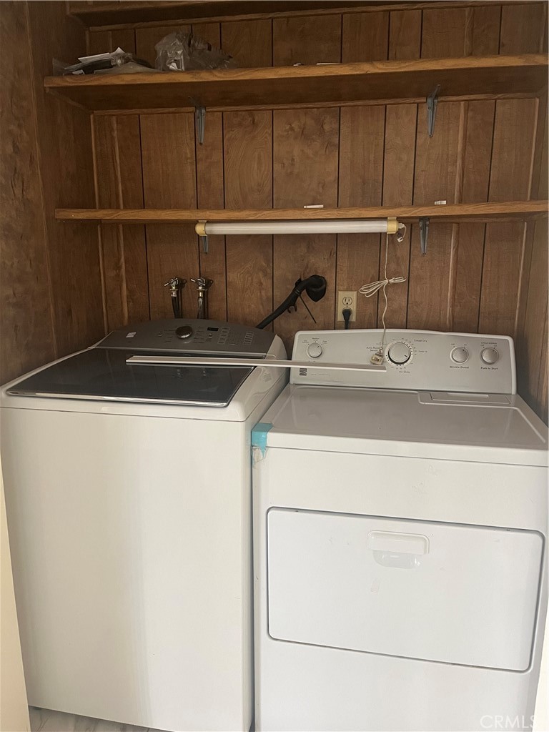 3950 Via Real, Unit 91 Carpinteria, CA 93013 - Photo 12 of 39 a utility room with dryer and washer