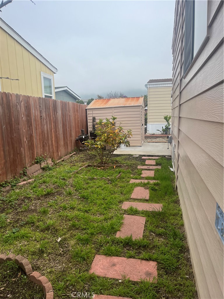 3950 Via Real, Unit 91 Carpinteria, CA 93013 - Photo 29 of 39 a view of a backyard with pathway