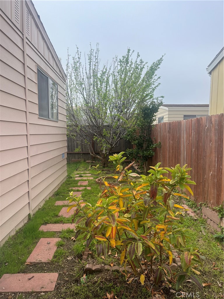 3950 Via Real, Unit 91 Carpinteria, CA 93013 - Photo 30 of 39 a view of a backyard