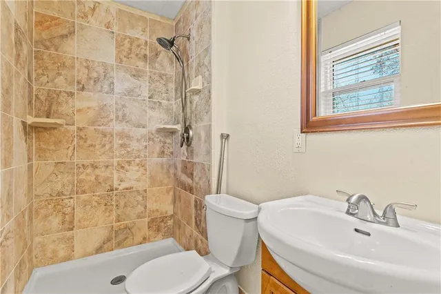 $350,000 | 1631 South Kenwood Street, Olathe, KS 66062