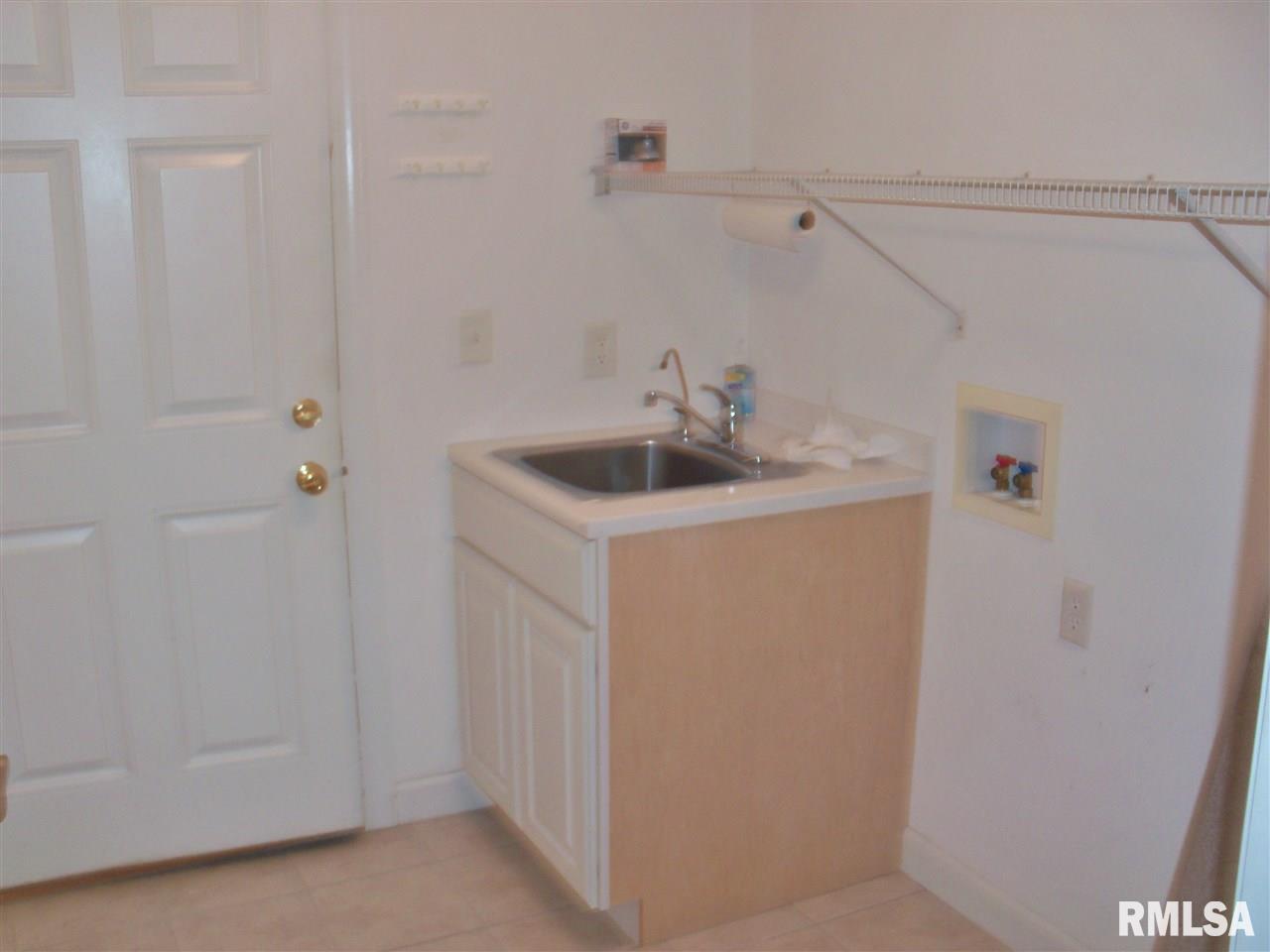 4026 South Sheffield Road Bartonville, IL 61607 - Photo 14 of 28 Gallery Image 14
