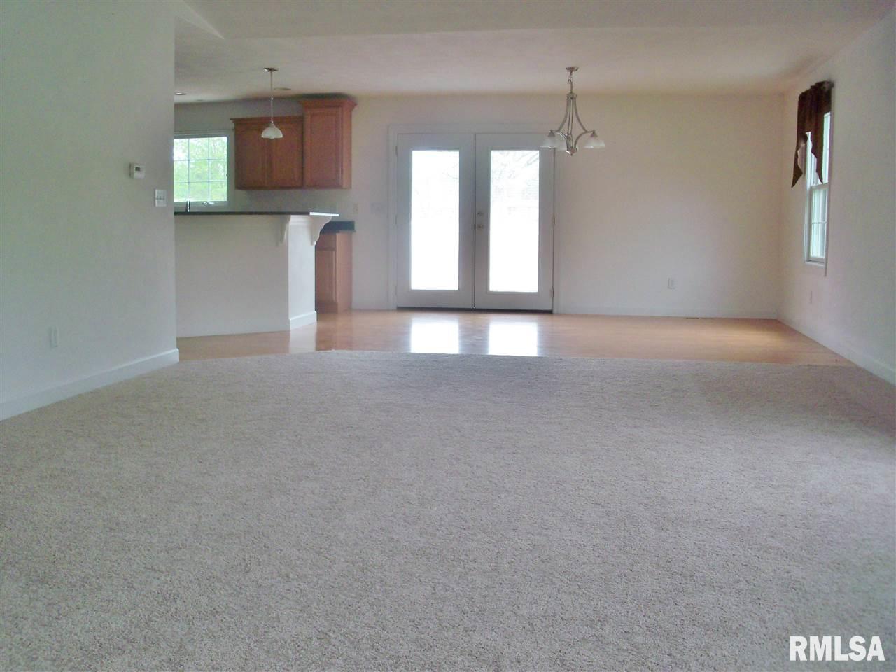4026 South Sheffield Road Bartonville, IL 61607 - Photo 5 of 28 Gallery Image 5