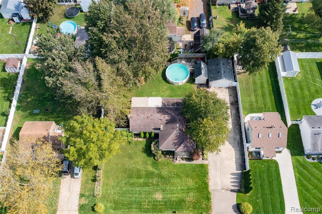 2447 Eastern Avenue Rochester Hills, MI 48307 - Photo 3 of 41