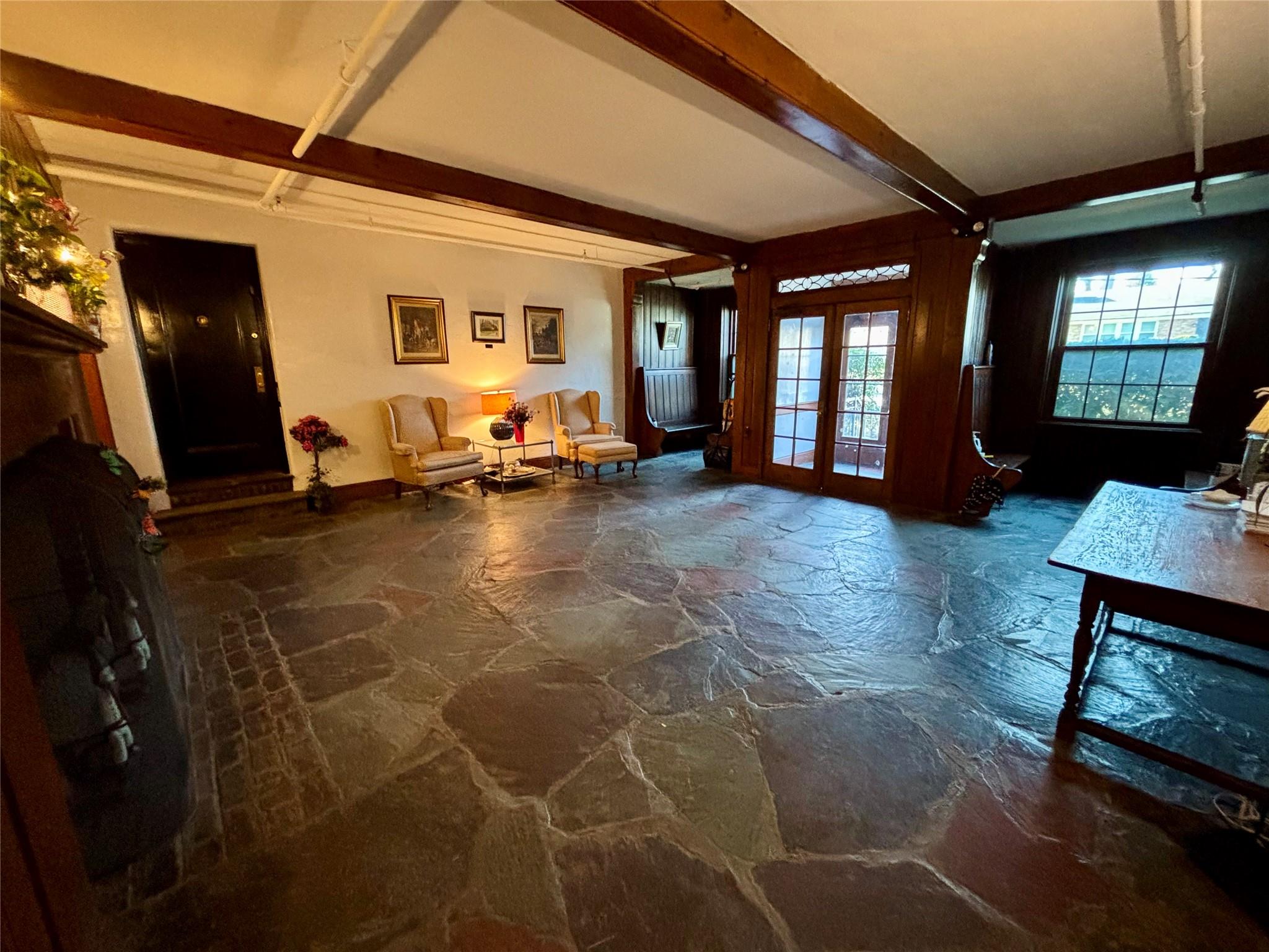 1 Ascot Ridge, Unit 3A Great Neck, NY 11021 - Photo 4 of 10 a view of a room with gym equipment