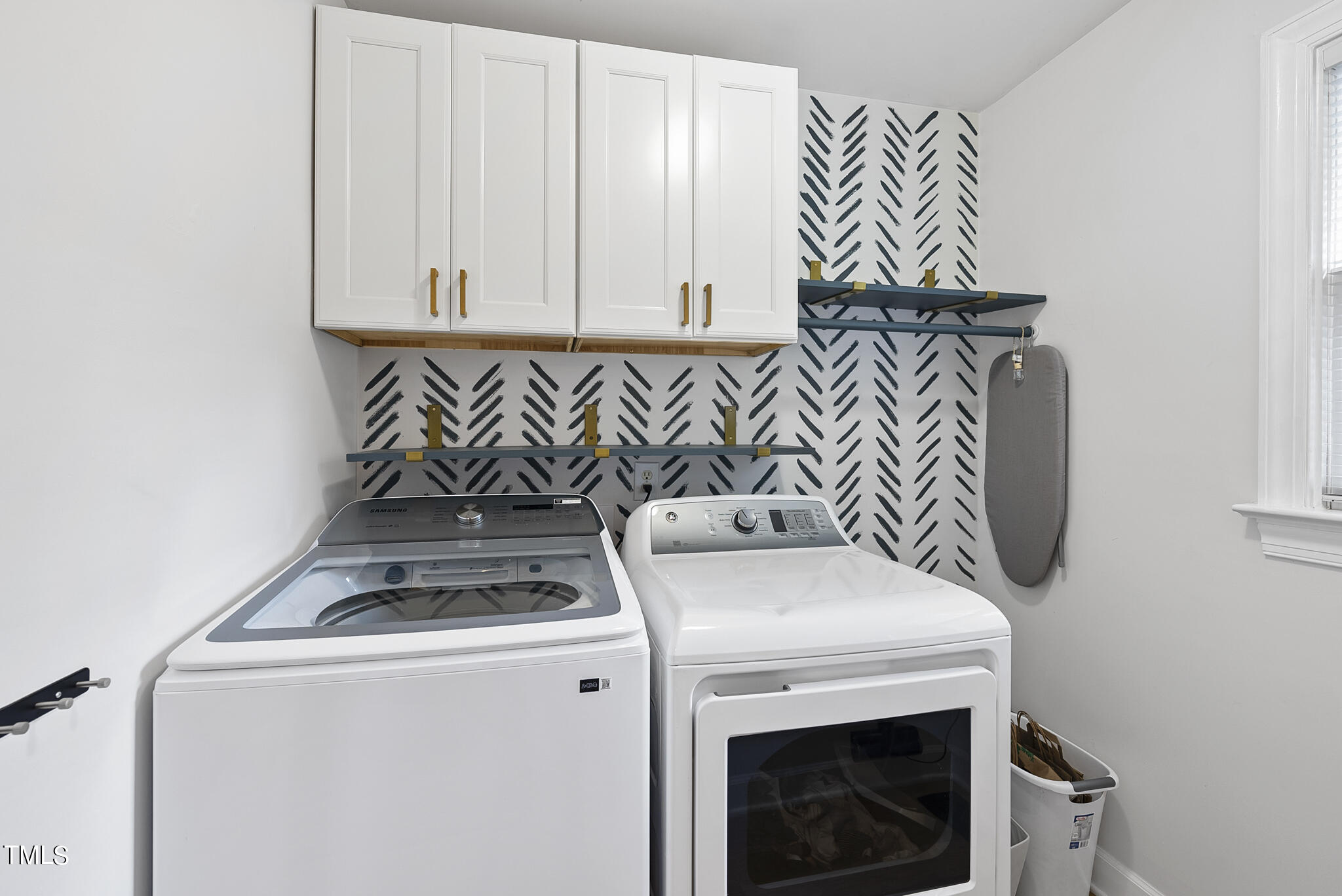 2821 Dahlgreen Road Raleigh, NC 27615 - Photo 12 of 28 a utility room with dryer and washer