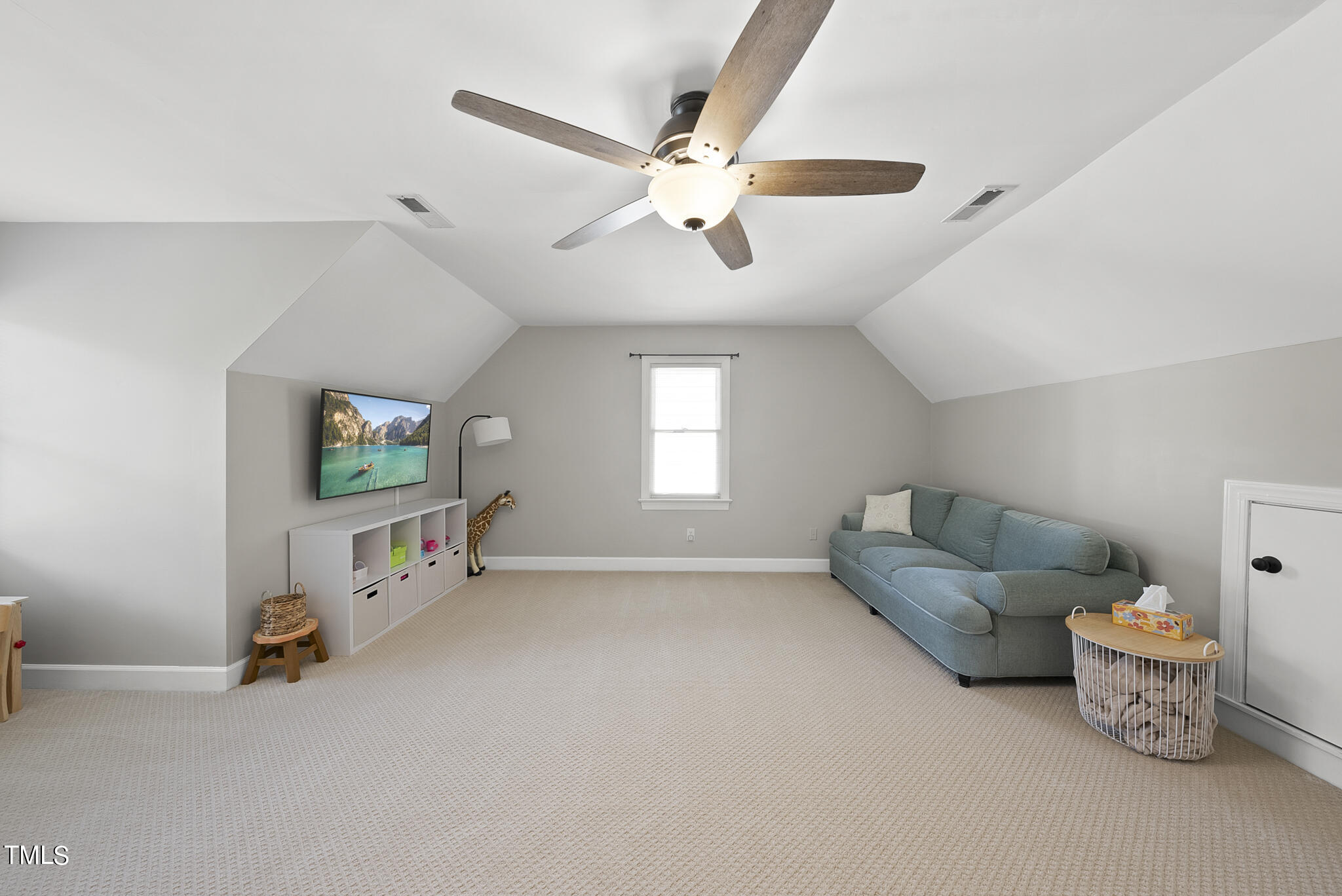 2821 Dahlgreen Road Raleigh, NC 27615 - Photo 23 of 28 a living room with furniture
