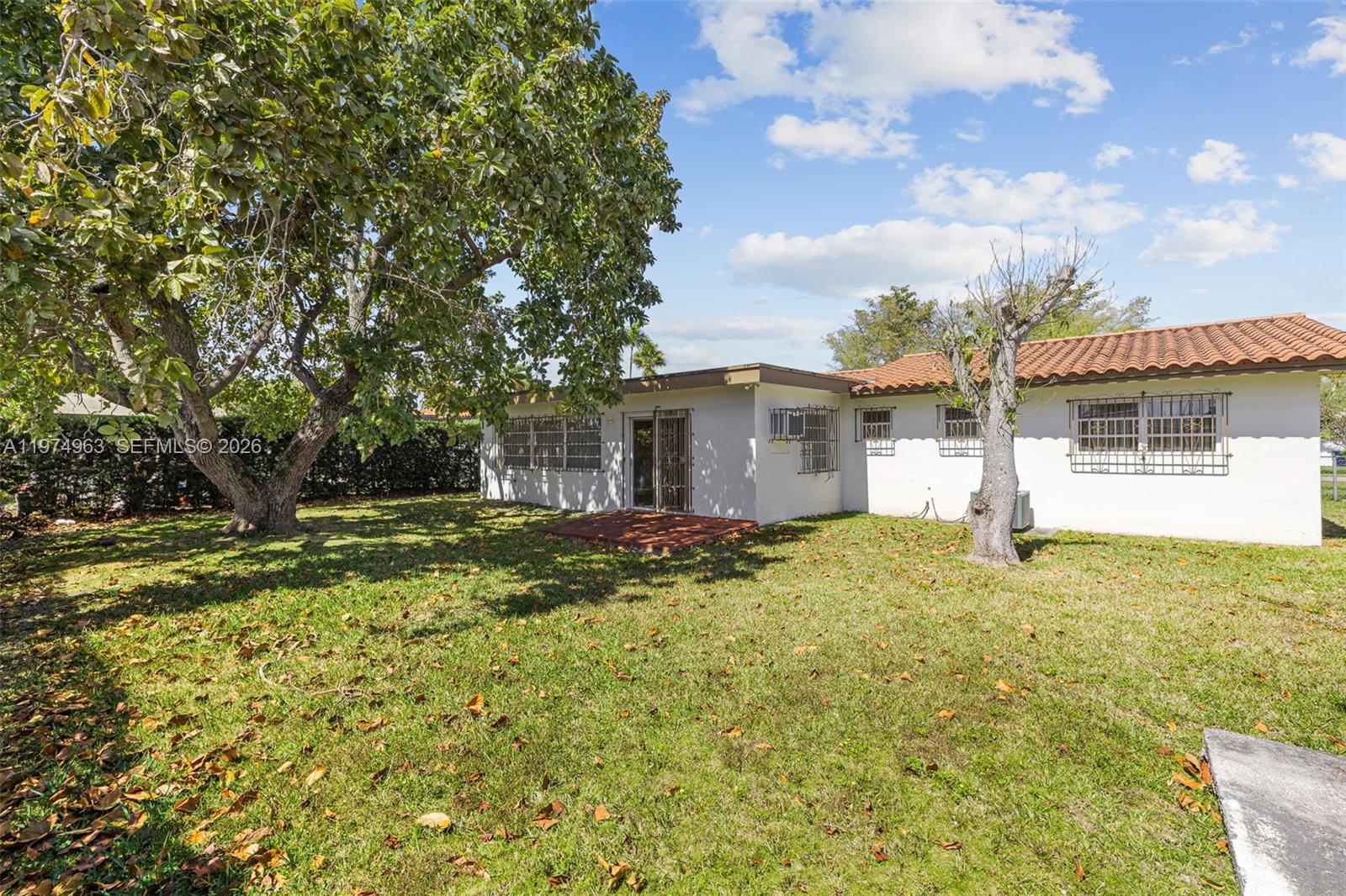 10262 Southwest 27th Street Miami, FL 33165 - Photo 15 of 20