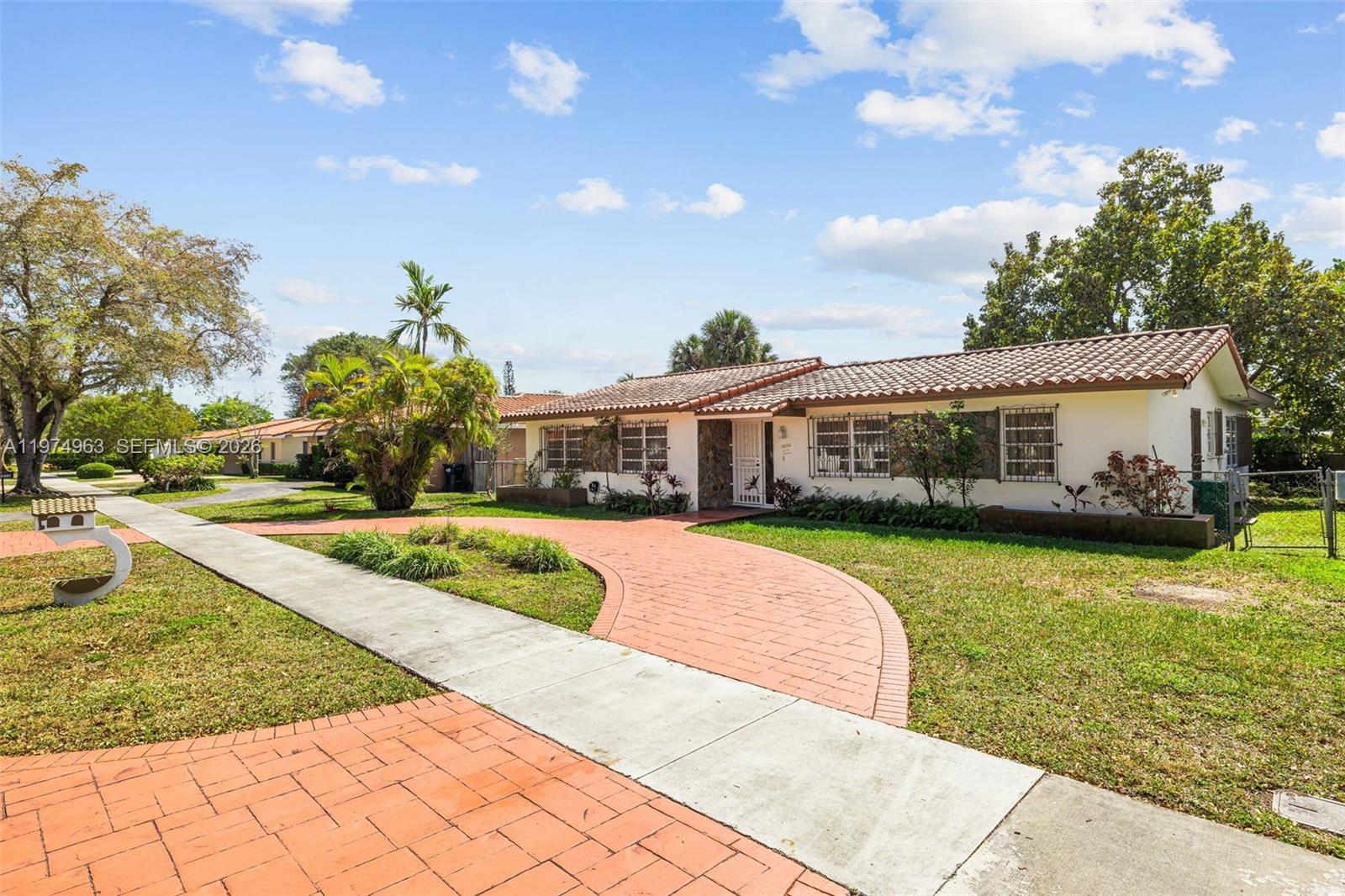 10262 Southwest 27th Street Miami, FL 33165 - Photo 2 of 20