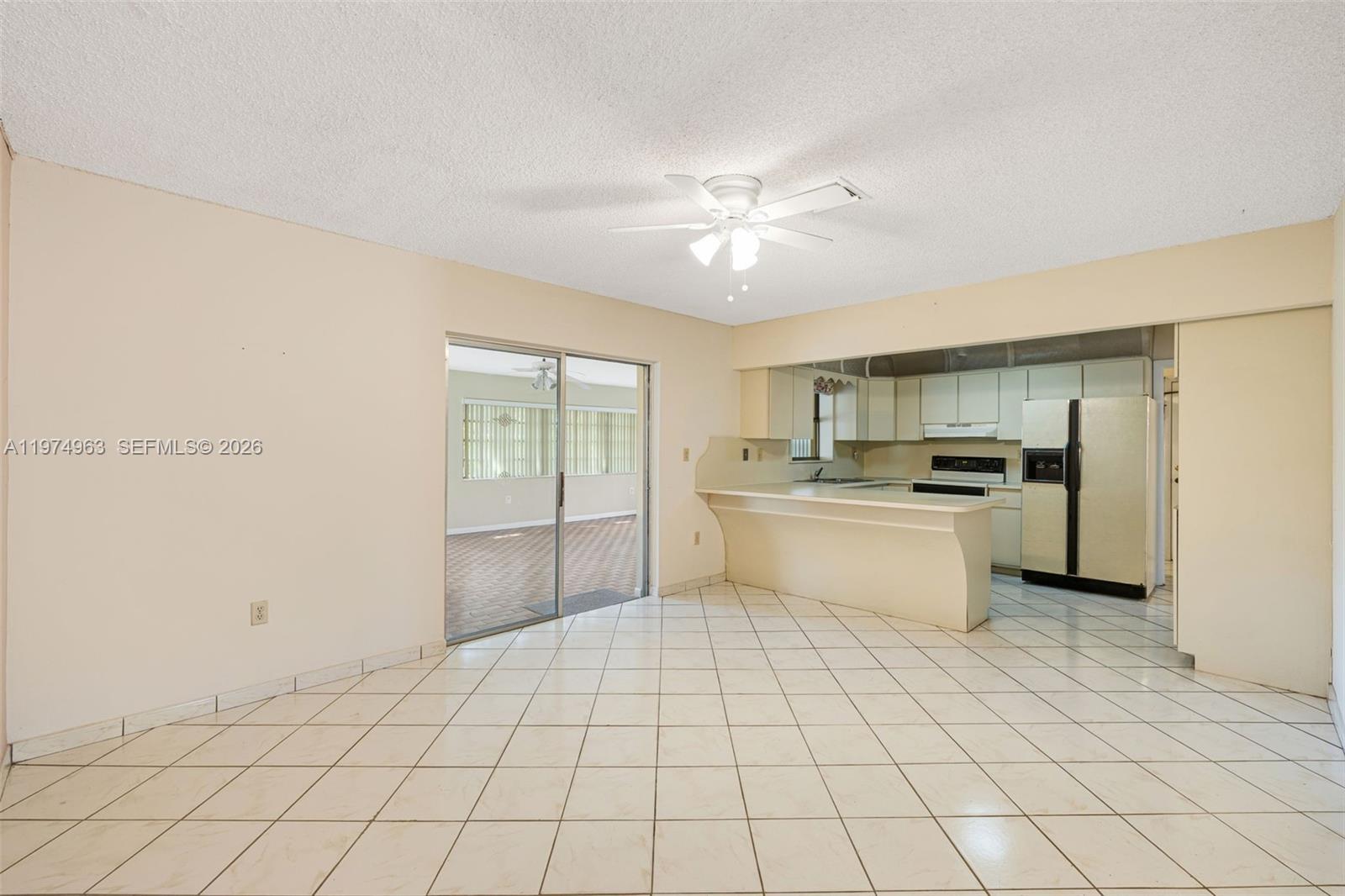10262 Southwest 27th Street Miami, FL 33165 - Photo 4 of 20