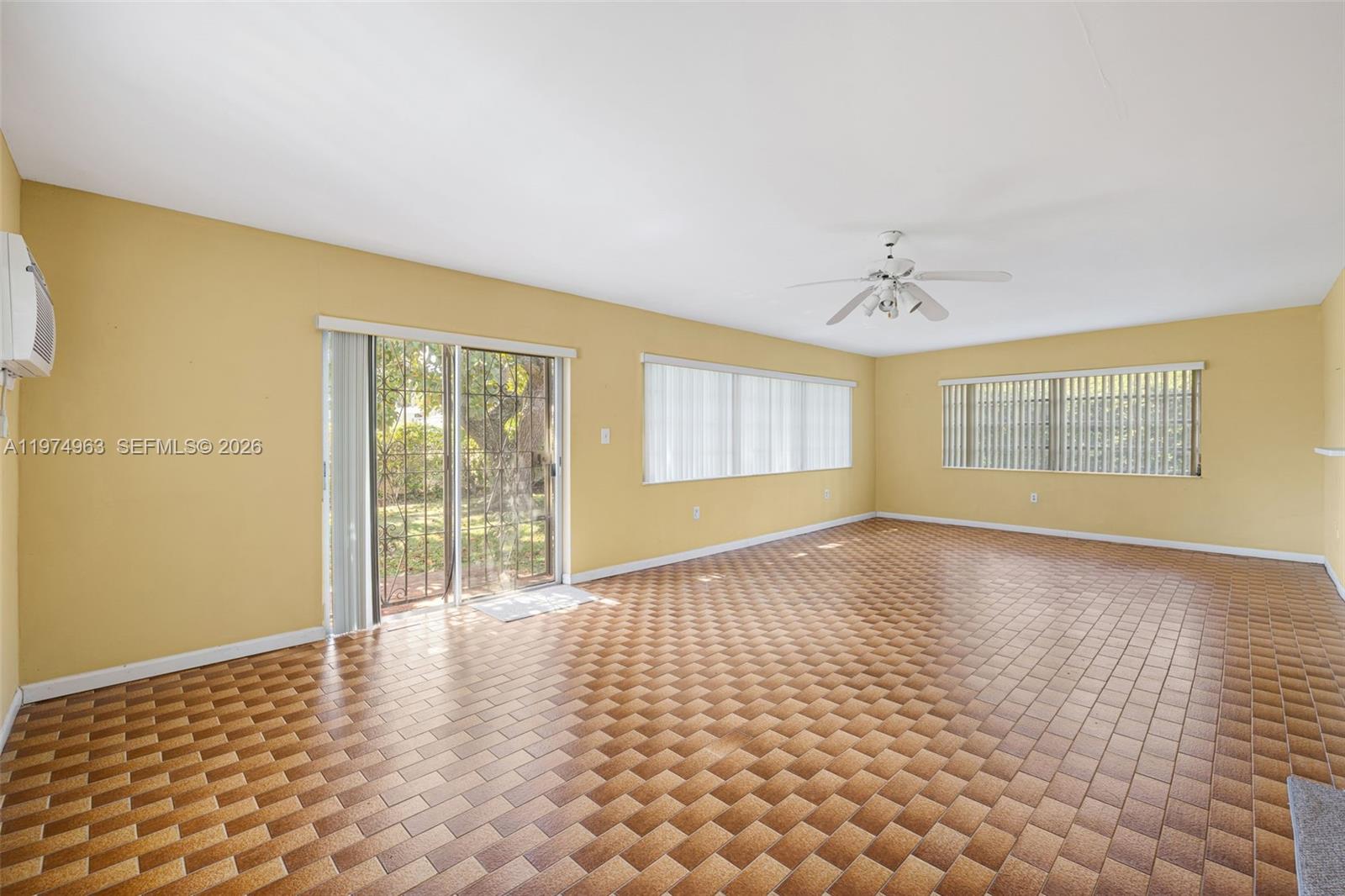 10262 Southwest 27th Street Miami, FL 33165 - Photo 7 of 20